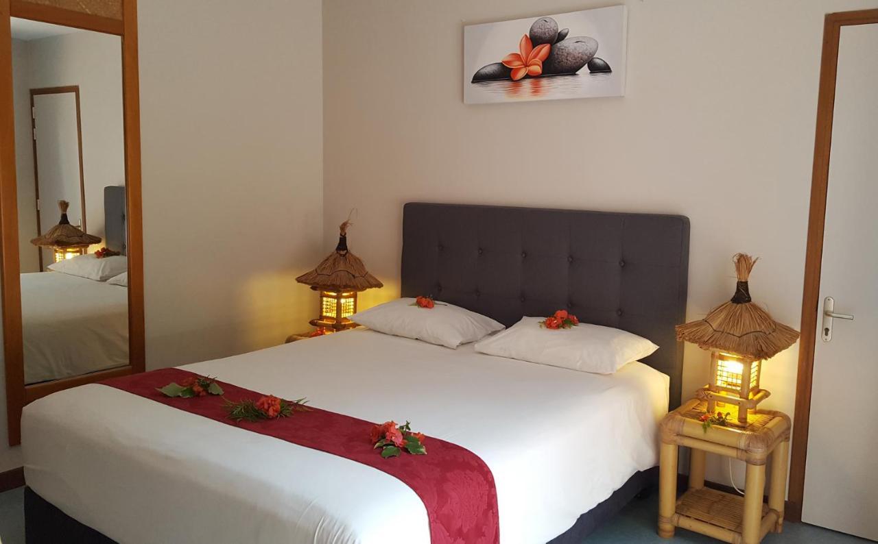 Hotel Hibiscus Papetoai Bagian luar foto