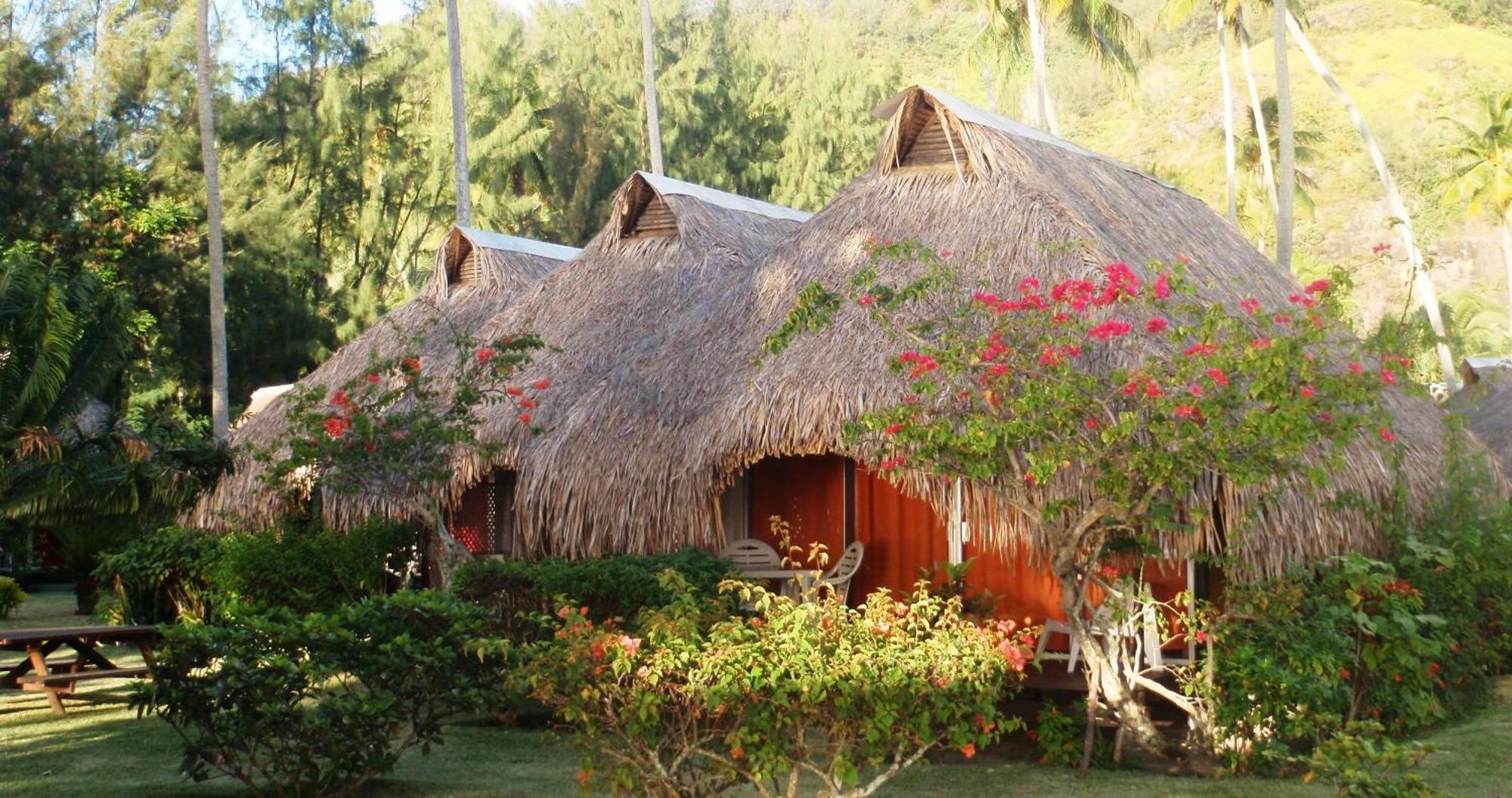 Hotel Hibiscus Papetoai Bagian luar foto