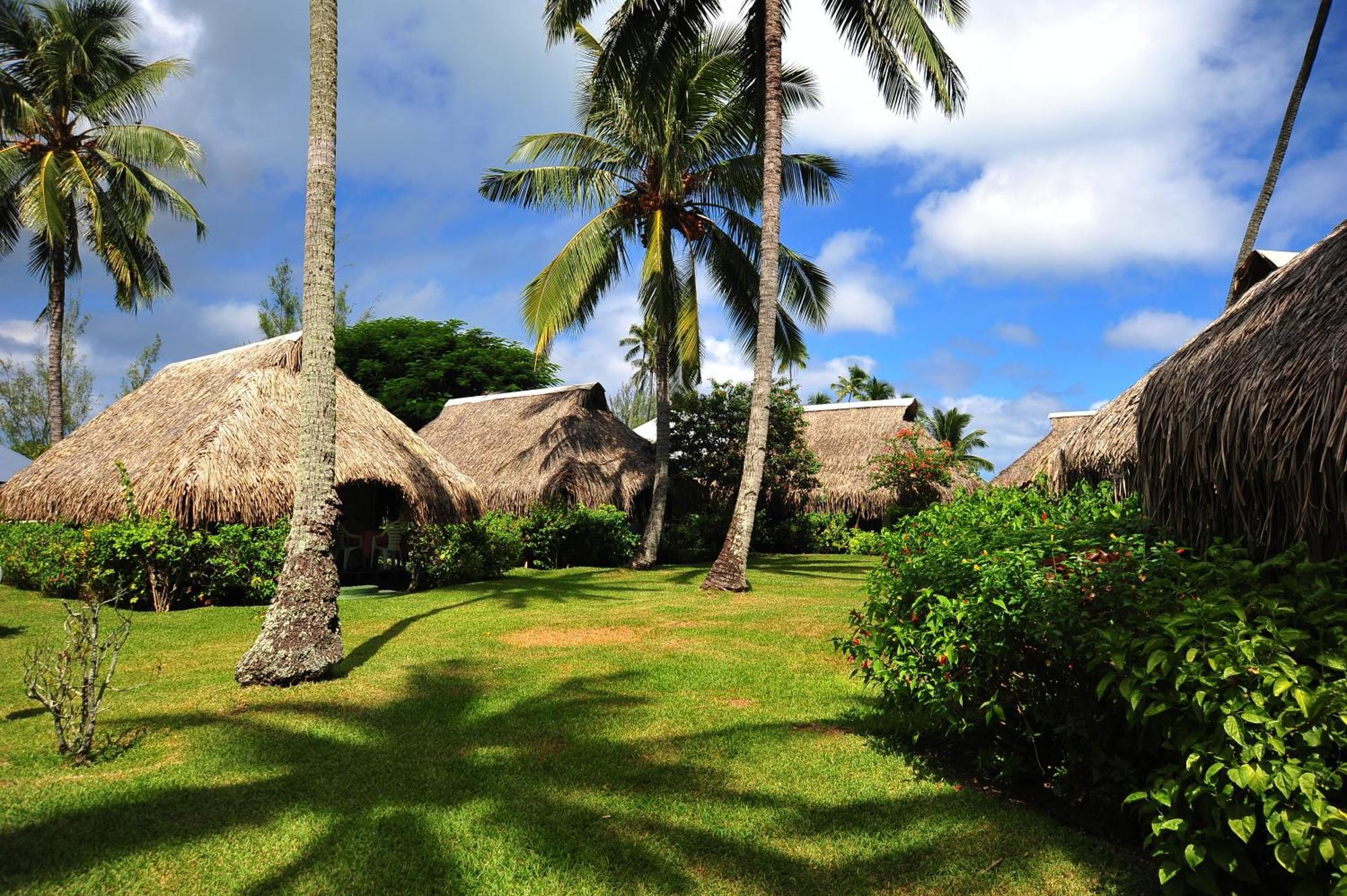 Hotel Hibiscus Papetoai Bagian luar foto