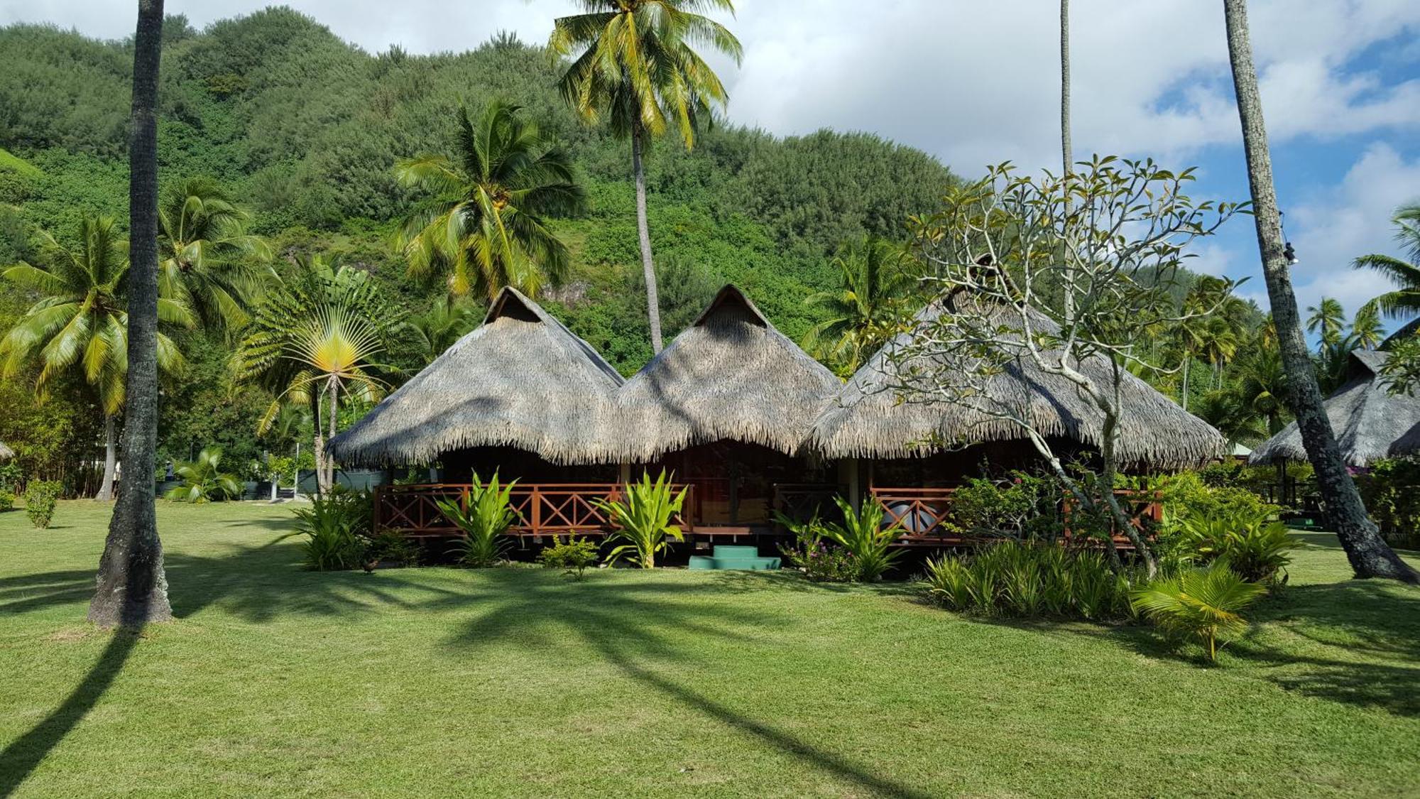 Hotel Hibiscus Papetoai Bagian luar foto