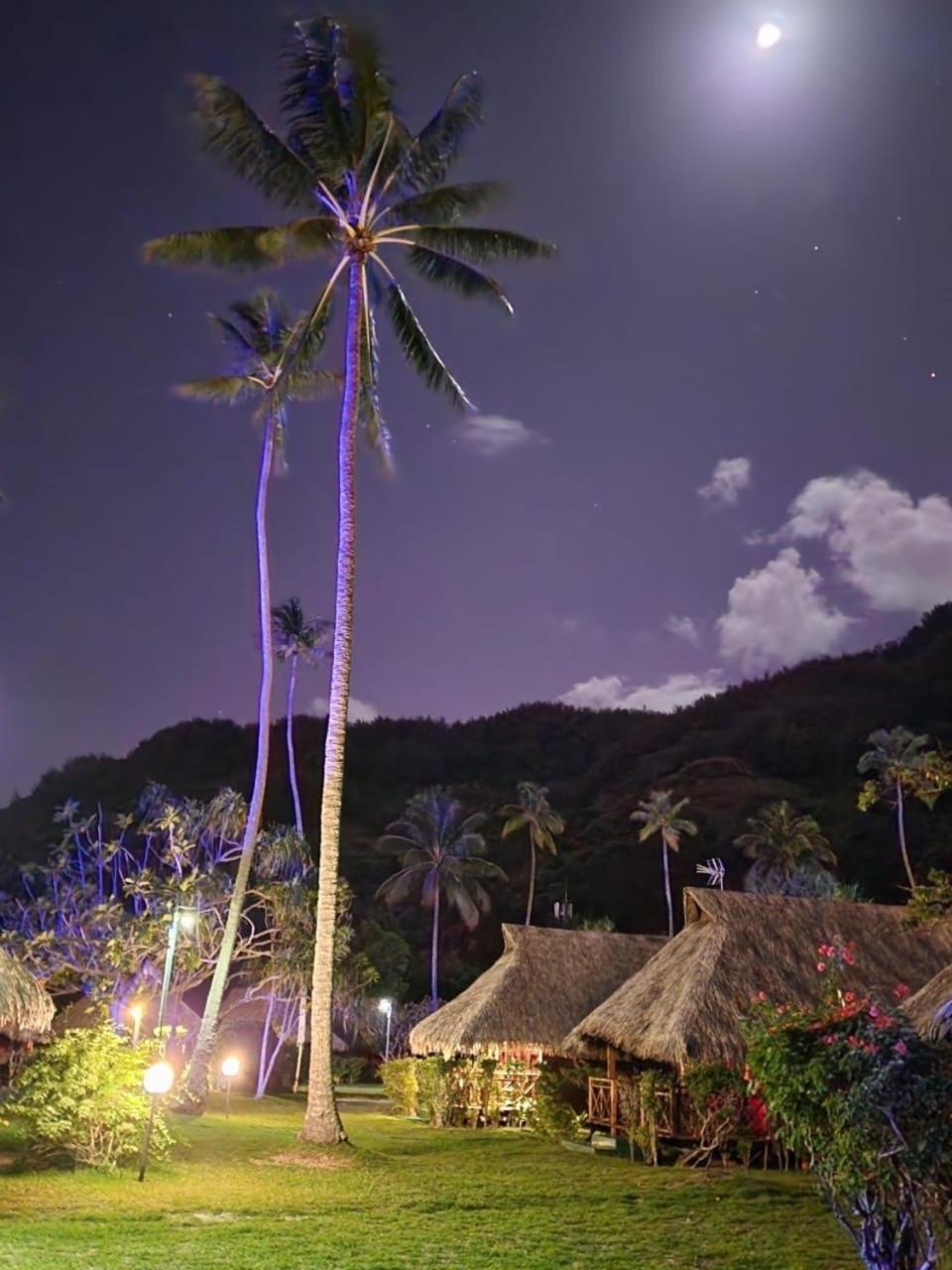 Hotel Hibiscus Papetoai Bagian luar foto