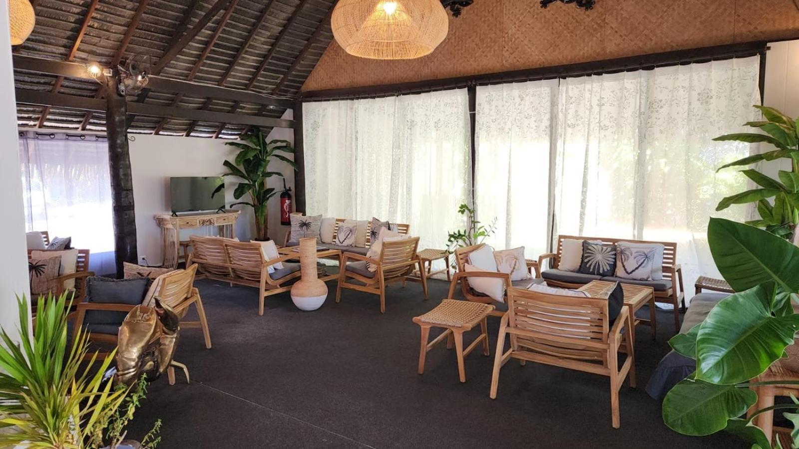 Hotel Hibiscus Papetoai Bagian luar foto