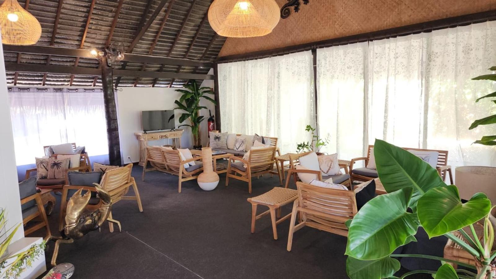 Hotel Hibiscus Papetoai Bagian luar foto
