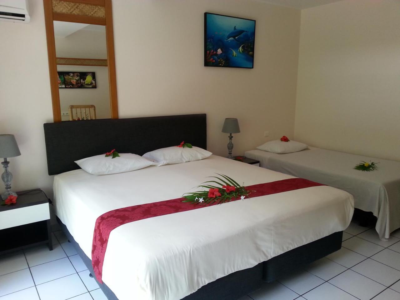 Hotel Hibiscus Papetoai Bagian luar foto