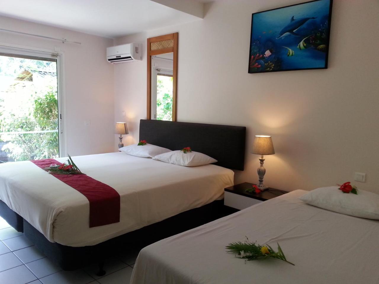 Hotel Hibiscus Papetoai Bagian luar foto